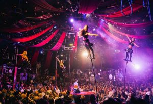 ABSINTHE, show do Caesars Palace, pode ser o primeiro espetáculo a voltar em Las Vegas 2 ABSINTHE, show do Caesars Palace, pode ser o primeiro espetáculo a voltar em Las Vegas 1